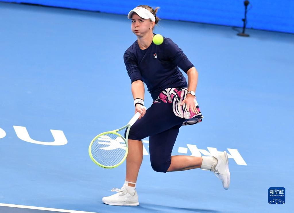 这使他在比 这使他在比