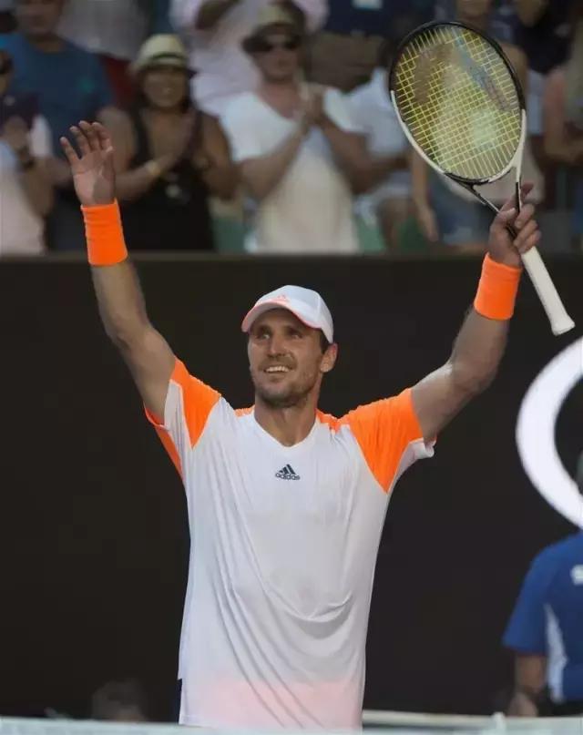 友和教练组 友和教练组